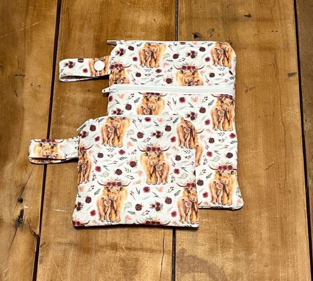 Wet Dry Bag, Period Bag, Highland Cow Gift - The Creative Raccoon